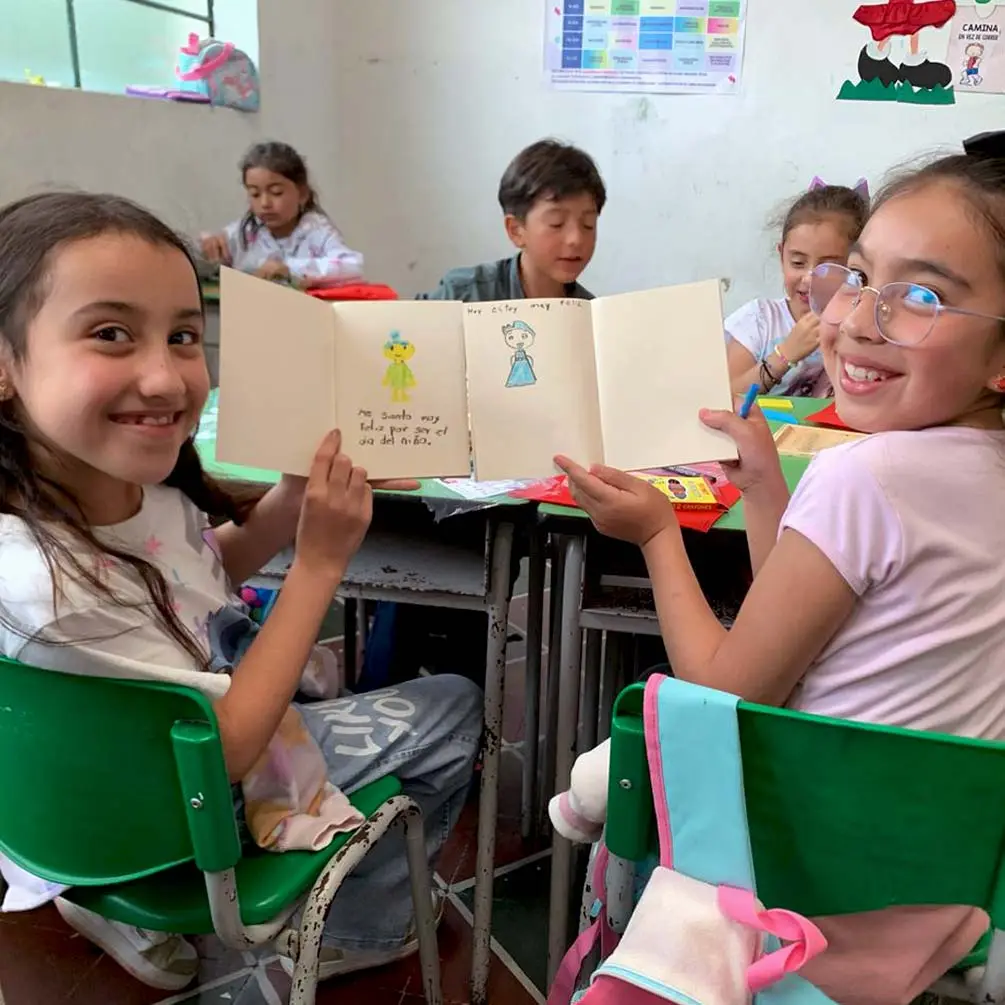 talleres-creativos-ninos-felices-bogota-soacha-fundacion-nino-jesus-01e talleres-creativos-ninos-felices-bogota-soacha-fundacion-nino-jesus